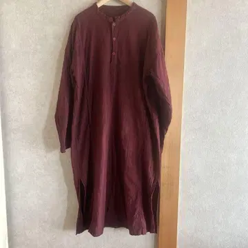 젠 선생님의 일상복 버건디 원피스