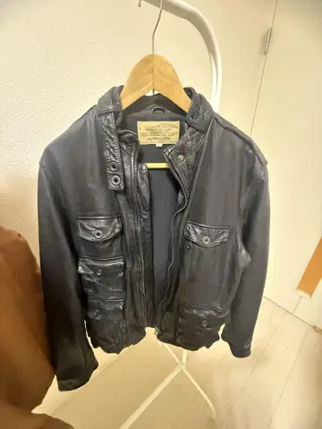 AVIREX 블랙 가죽 라이더 자켓