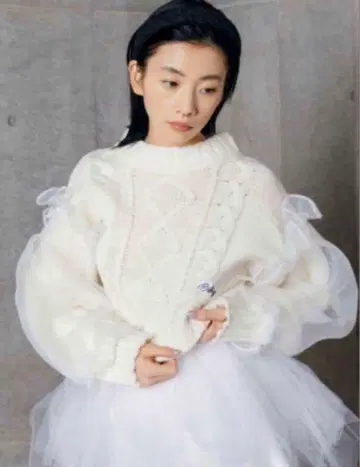 새상품급 Bibiy GISELLE PUFF KNIT