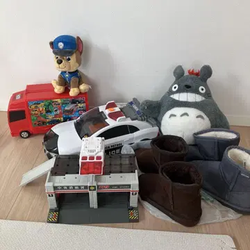토토로와 파우 패트롤 캐릭터 완구 세트 무토 포함