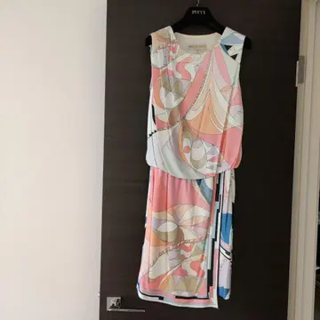 새상품급 EMILIO PUCCI 슬리브리스 원피스
