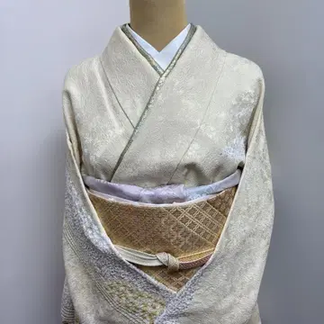 오보로 시보리 호몬기 크림색