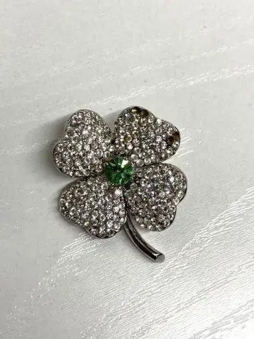 FOXEY 폭시 네잎클로버 브로치