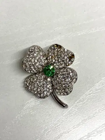 FOXEY 폭시 네잎클로버 브로치