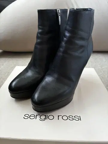 sergio rossi 숏부츠 34하프