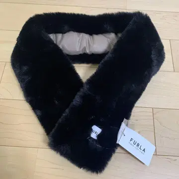 FURLA/미사용/블랙 인조 모피 퍼 티펫 머플러
