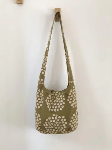 마리메꼬 숄더백 푸케티 올리브 그린