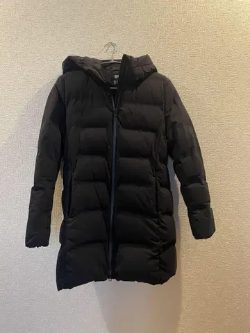 UNIQLO 심리스 롱 다운 자켓 M 사이즈