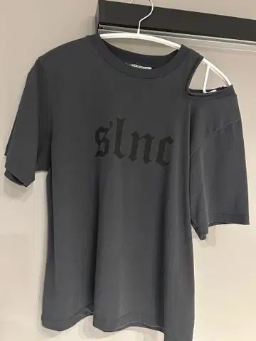 INSILENCE 티셔츠