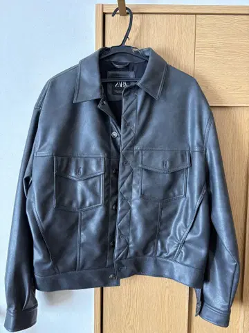 ZARA 페이크 가죽 자켓 M 사이즈