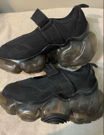 그라운즈 grounds 블랙 스니커즈