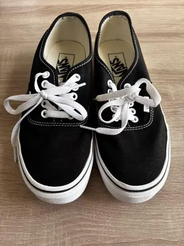VANS 블랙 로우컷 스니커즈