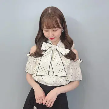 [ evelyn ] 숄더 리본 tp 도트