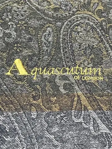 [ Aquascutum ] 페이즐리 무늬 스톨