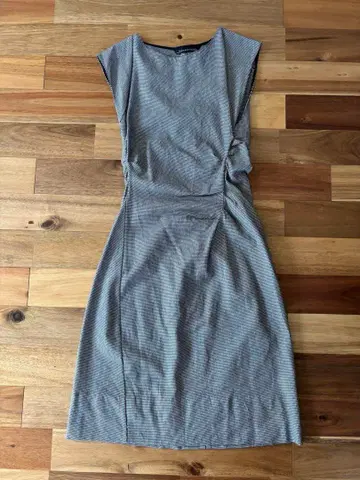 ZARA 플리츠 허리 미디 기장 원피스