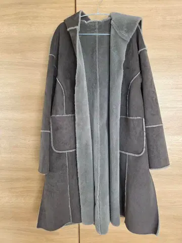 새상품급 무스탕 코트