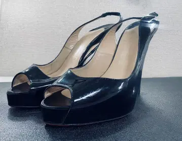 Louboutin 블랙 오픈토 하이힐 37