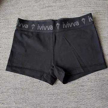 ivivva 블랙 숏팬츠 사이즈 8