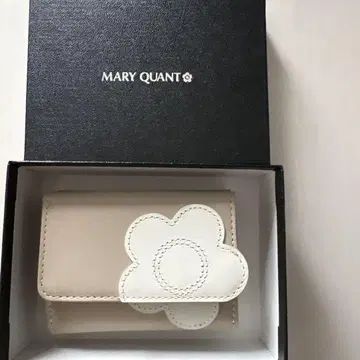 MARY QUANT 3단 폴더형 지갑 베이지