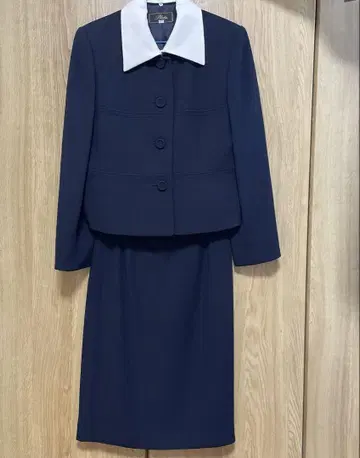 네이비 스커트 수트 화이트 옷깃 포멀 9호