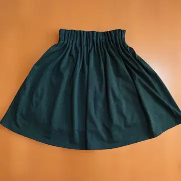 Bou Jeloud 부즈루드 다크 그린 총턱 플레어 스커트