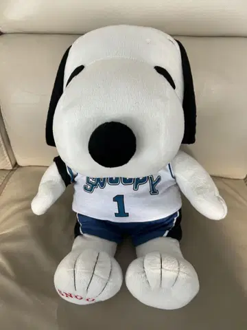 스누피 농구 봉제 인형, 약 30cm.