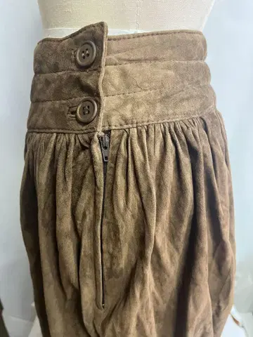 이탈리아 스웨이드 롱 스커트 베이지