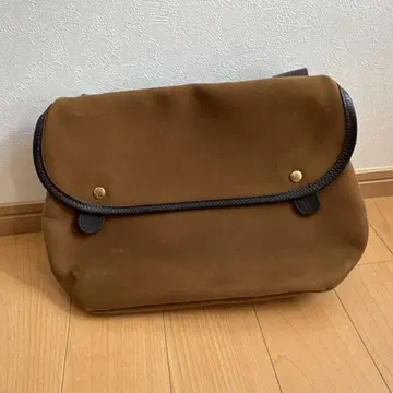 브래디 에이본 숄더백