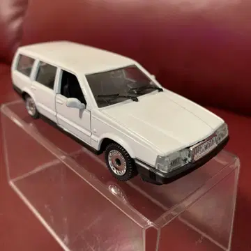 TONKA 톤카(usa) 볼보 760GLE 1/43 이탈리아제