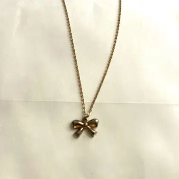 리본 목걸이