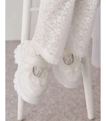 merry jenny 스니커즈 통굽 frill strap sneakers