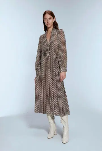 ZARA 보타이 플리츠 원피스 XS 롱 원피스 올리비아 어패럴 모 착용