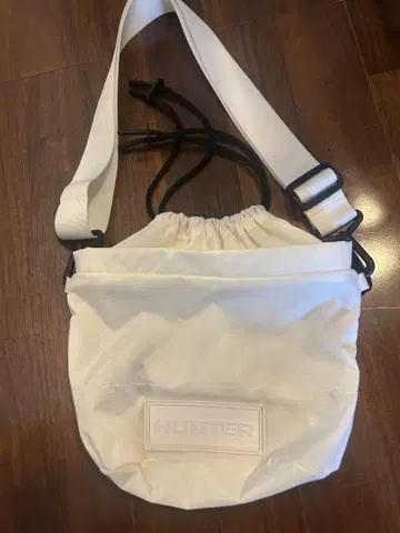 HUNTER 화이트 숄더백