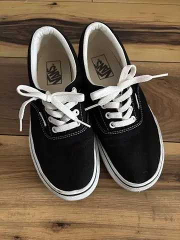 Vans 블랙 스니커즈