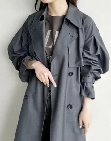 그레이 볼륨 슬리브 트렌치코트