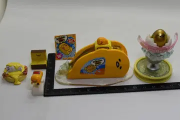 구데타마 리멘트 구데구데랜드 금의 달걀 모뉴먼트