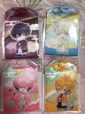 아카기 웬 우사미 리토 사에키 잇테츠 히바치 마나 스이파라 부적