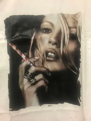 케이트 모스 T셔츠 KATE MOSS 슈퍼모델
