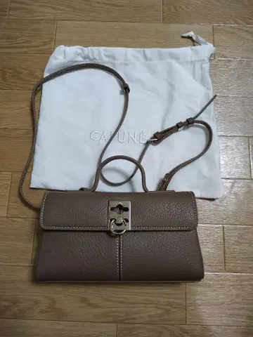 카푸네 CAFUNE 스탠스 월렛 핸드백