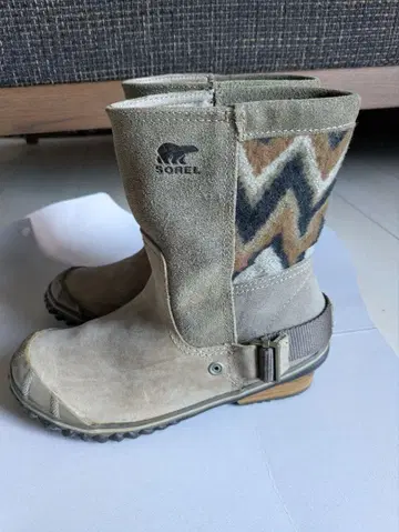 고품질! 소렐 SOREL 스웨이드 숏부츠 지그재그 패턴