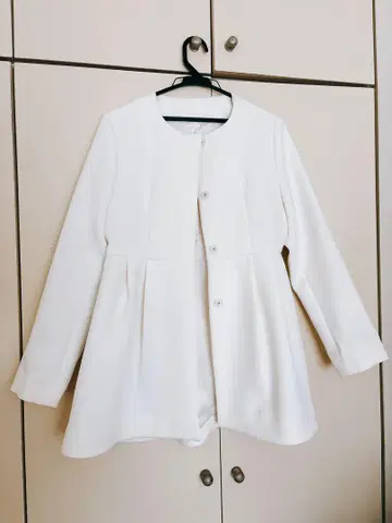 엠도트 em. 노카라 페플럼 자켓