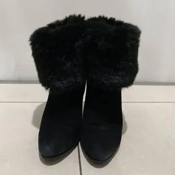 퍼 달린 블랙 부티 23cm