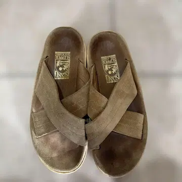 ISLAND SLIPPER 브라운 샌들