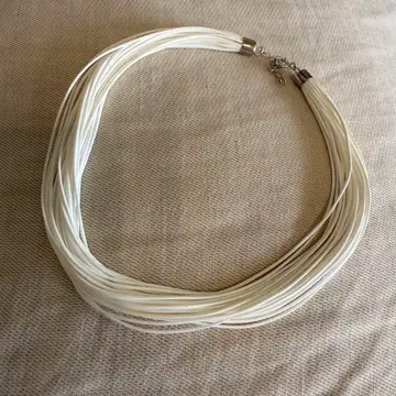 볼륨 코드 초커 화이트