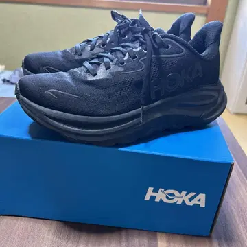 호카오네오네 클리프톤 10 25.5cm