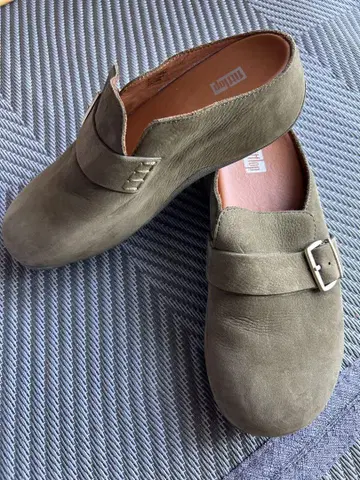 Fitflop 올리브 그린 스웨이드 슬립온