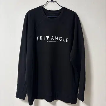 닐스 TRIANGLE 블랙 맨투맨 율리우스