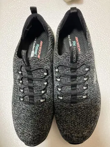 새상품급 스케쳐스 여성용 메모리폼 릴랙스핏 24.5cm