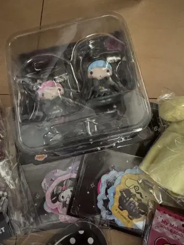 Sanrio characters Halloween 2025 키키라라