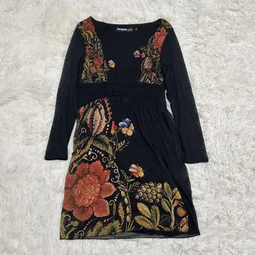 Desigual 데시구알 플라워 무늬 긴팔 원피스 블랙